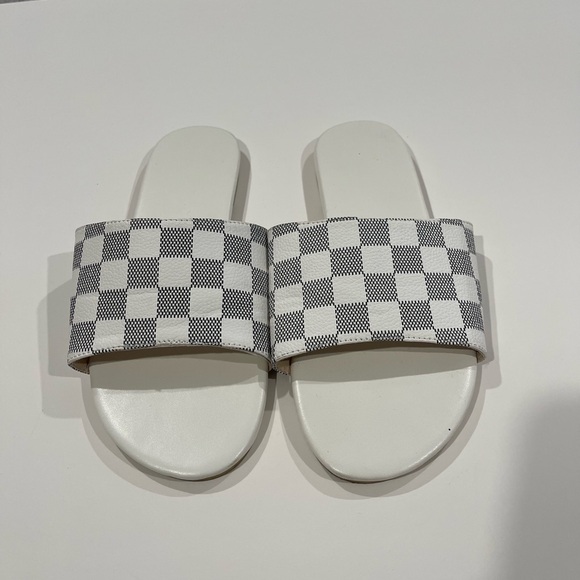 White/Gray Flip Flops - Picture 2 of 5